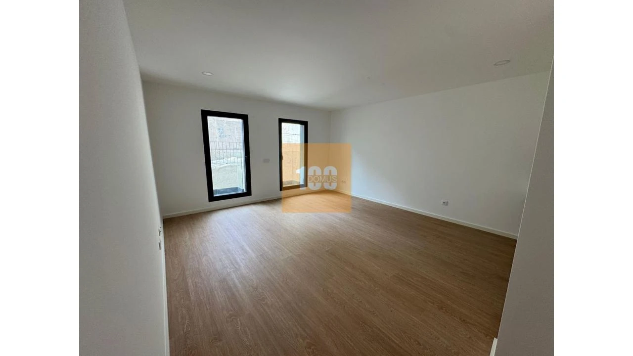 Apartamento para Venda em Cedofeita, Santo Ildefonso, Sé, Miragaia, São Nicolau e Vitória Foto 1