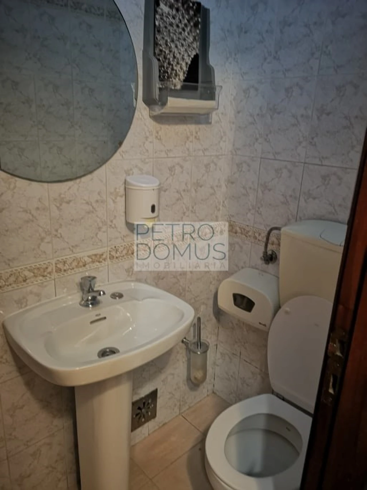 Loja para Arrendamento em Leiria, Pousos, Barreira e Cortes Foto 10