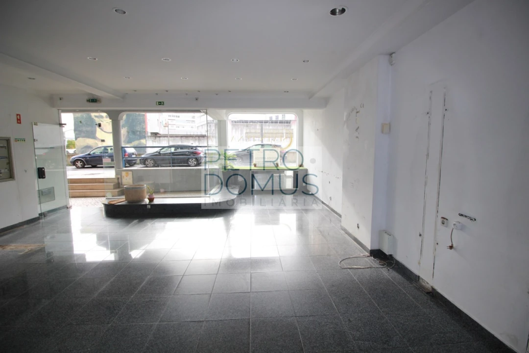 Loja para Arrendamento em Leiria, Pousos, Barreira e Cortes Foto 12