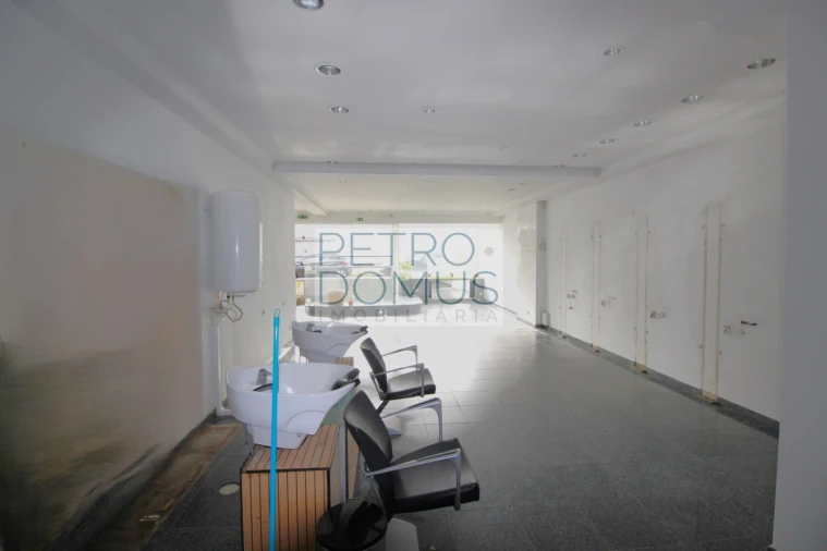 Loja para Arrendamento em Leiria, Pousos, Barreira e Cortes Foto 4