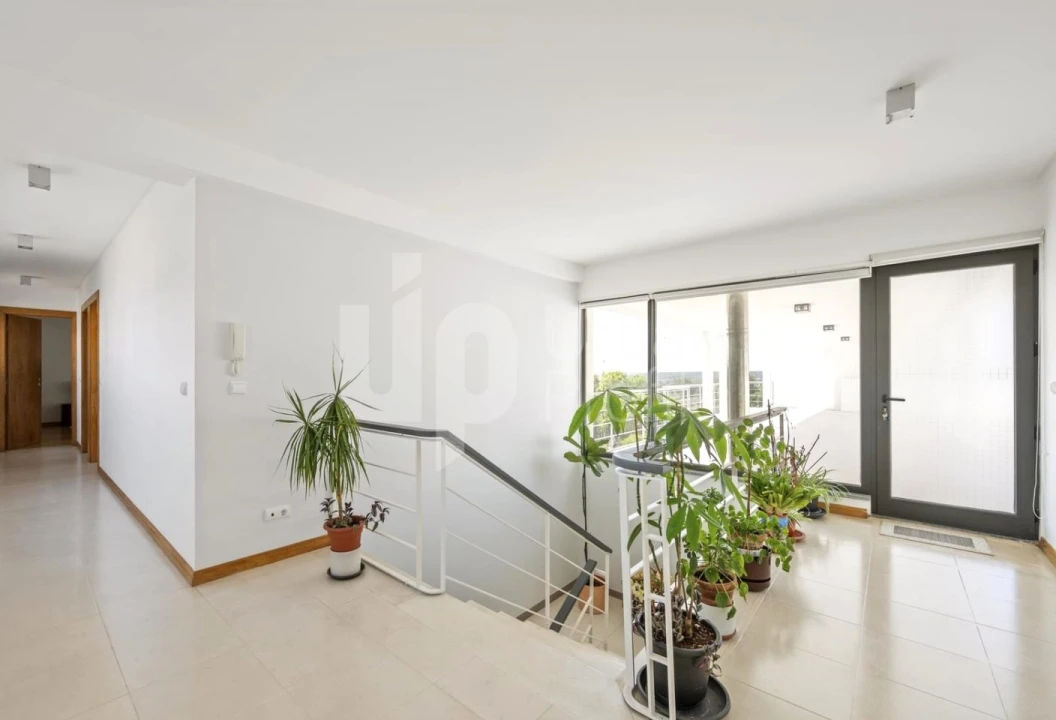 Moradia T4 para Venda em Santa Maria do Castelo e Santiago e Santa Susana Foto 11