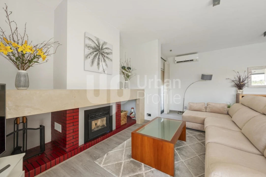 Moradia T4 para Venda em Santa Maria do Castelo e Santiago e Santa Susana Foto 4