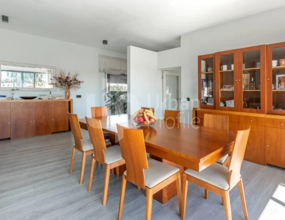 Moradia T4 para Venda em Santa Maria do Castelo e Santiago e Santa Susana Foto 7