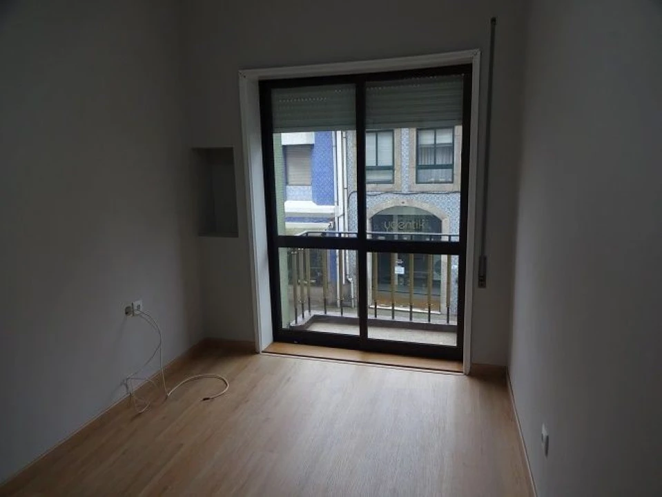 Apartamento T2 para Arrendamento em Cedofeita, Santo Ildefonso, Sé, Miragaia, São Nicolau e Vitória Foto 5