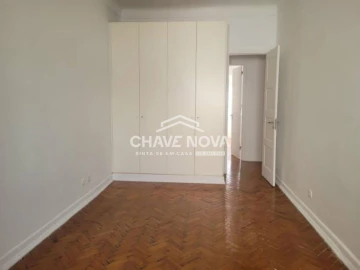Apartamento T3 para Arrendamento em Santo António