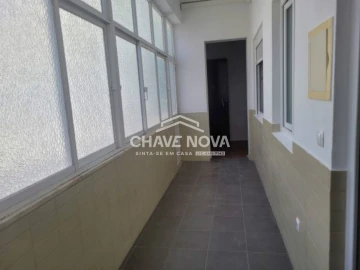 Apartamento T3 para Arrendamento em Santo António