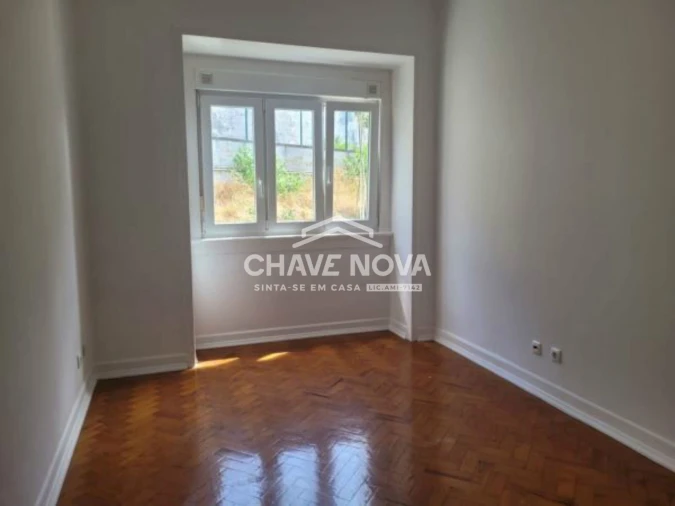 Apartamento T3 para Arrendamento em Santo António Foto 2