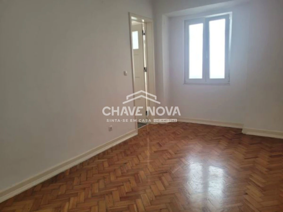 Apartamento T3 para Arrendamento em Santo António Foto 20