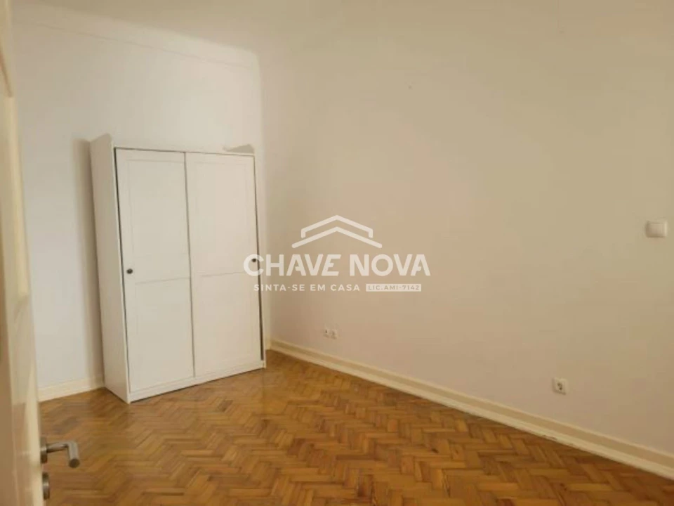Apartamento T3 para Arrendamento em Santo António Foto 23