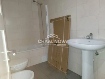 Apartamento T3 para Arrendamento em Santo António