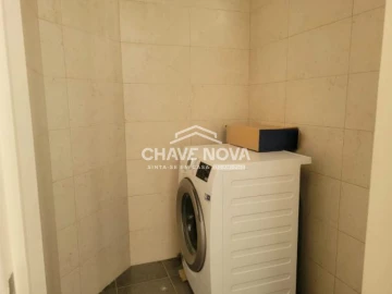 Apartamento T3 para Arrendamento em Santo António