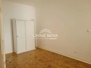 Apartamento T3 para Arrendamento em Santo António