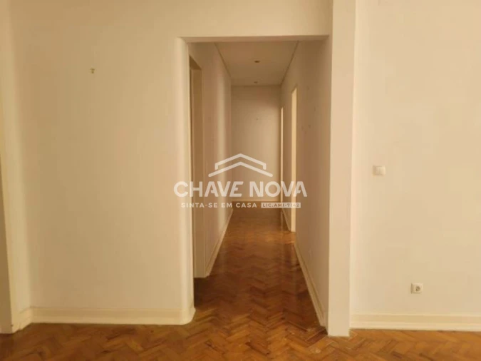 Apartamento T3 para Arrendamento em Santo António Foto 13