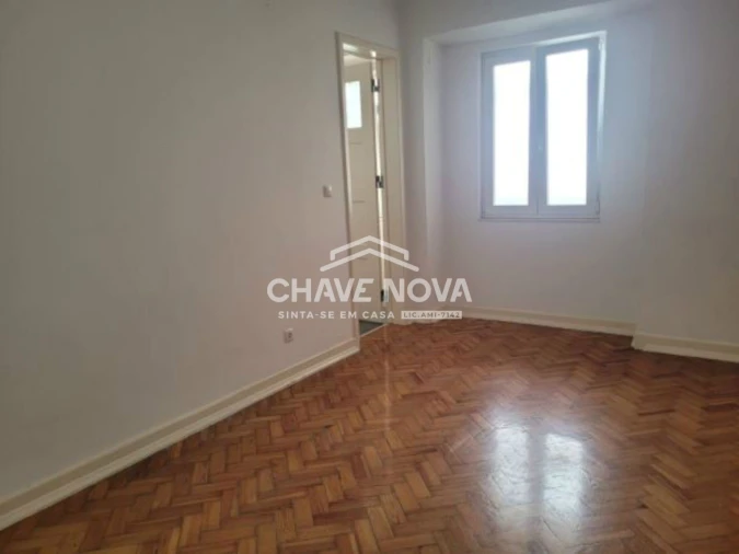 Apartamento T3 para Arrendamento em Santo António Foto 20