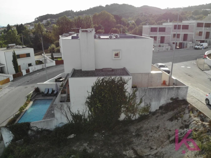 Moradia T3 para Venda em Louredo Foto 3