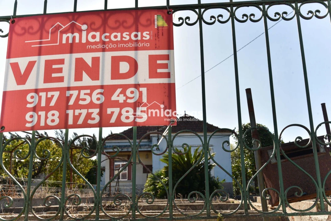 Moradia T3 para Venda em Vilarinho do Bairro Foto 1