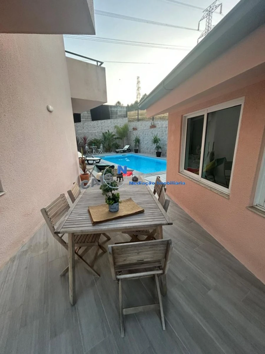 Moradia T4 para Venda em Alfena Foto 10