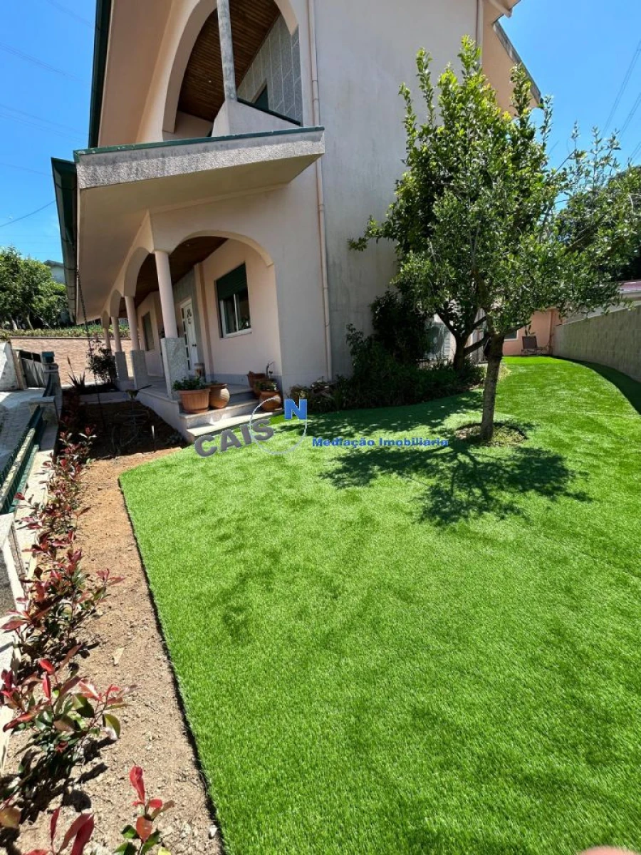 Moradia T4 para Venda em Alfena Foto 6