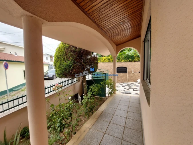 Moradia T4 para Venda em Alfena Foto 11