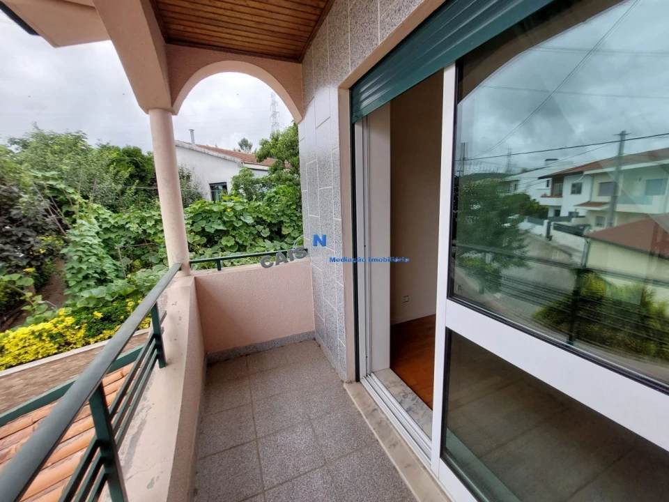 Moradia T4 para Venda em Alfena Foto 27