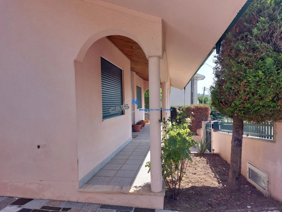 Moradia T4 para Venda em Alfena Foto 34