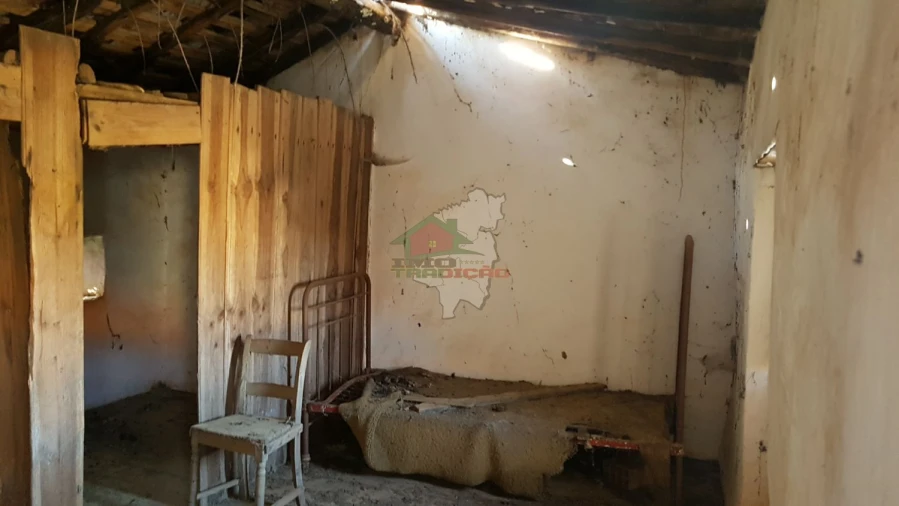 Moradia T1 para Venda em Pedrogão Pequeno Foto 5