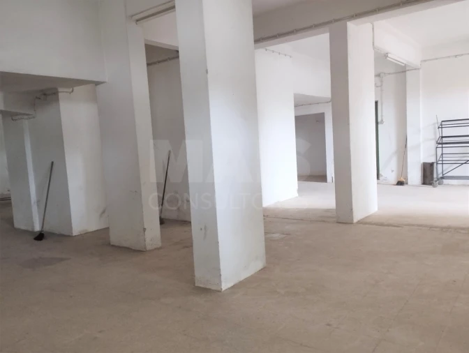 Loja para Arrendamento em Massamá e Monte Abraão Foto 6