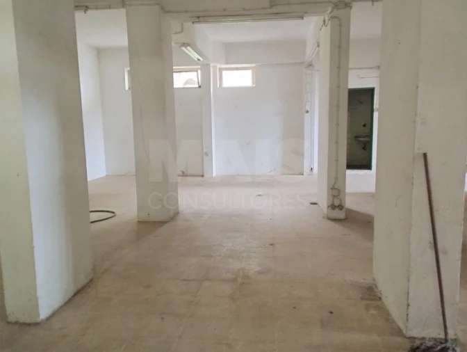 Loja para Arrendamento em Massamá e Monte Abraão Foto 9