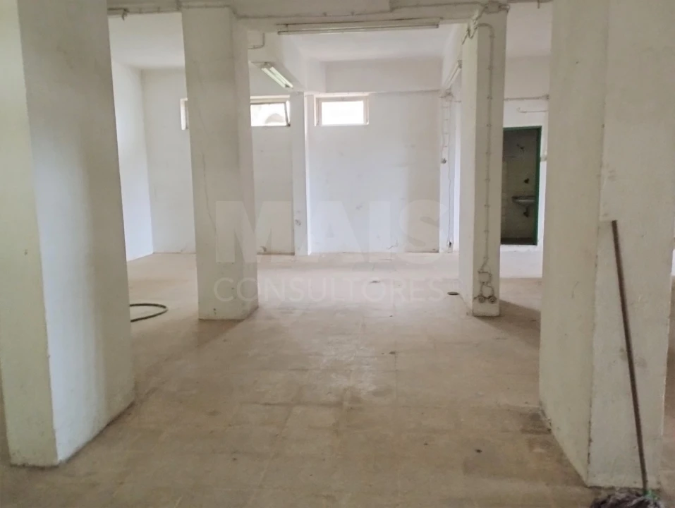 Loja para Arrendamento em Massamá e Monte Abraão Foto 9