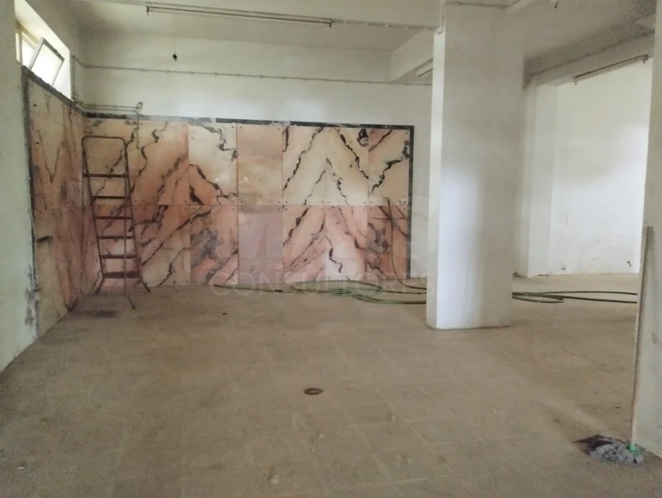 Loja para Arrendamento em Massamá e Monte Abraão Foto 8