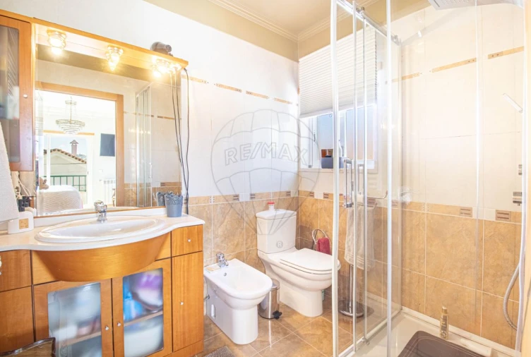 Moradia T3 para Venda em Ramada e Caneças Foto 14