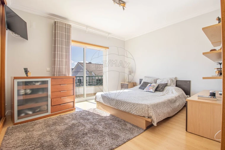 Moradia T3 para Venda em Ramada e Caneças Foto 23