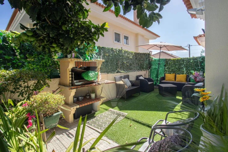 Moradia T3 para Venda em Ramada e Caneças Foto 37