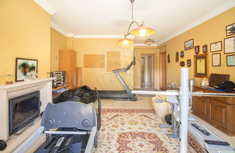 Moradia T3 para Venda em Ramada e Caneças Foto 28