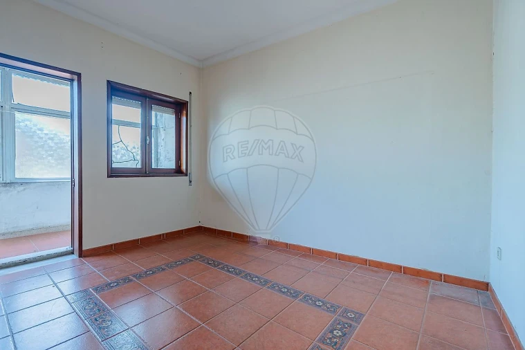 Prédio para Venda em Campanhã Foto 9