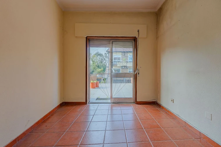 Prédio para Venda em Campanhã Foto 2