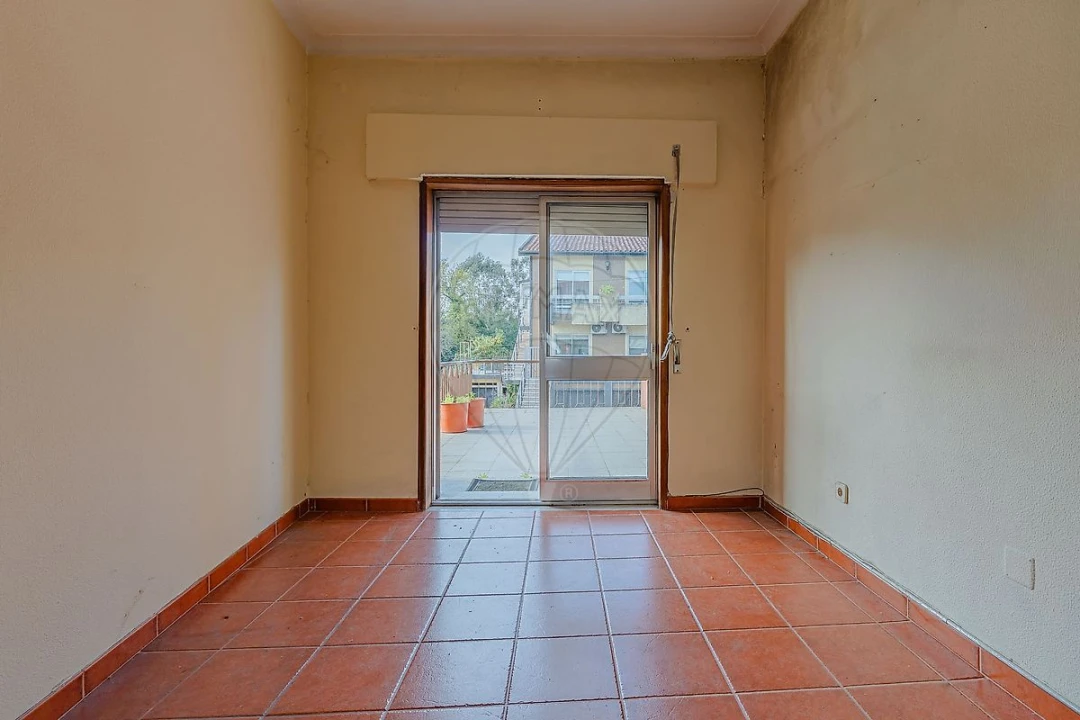 Prédio para Venda em Campanhã Foto 2