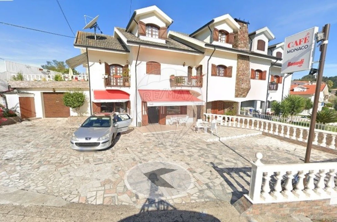 Loja para Arrendamento em Fiães Foto 3