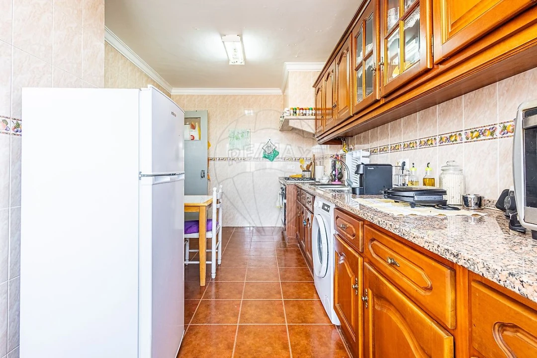 Apartamento T2 para Venda em Aveiras de Cima Foto 4