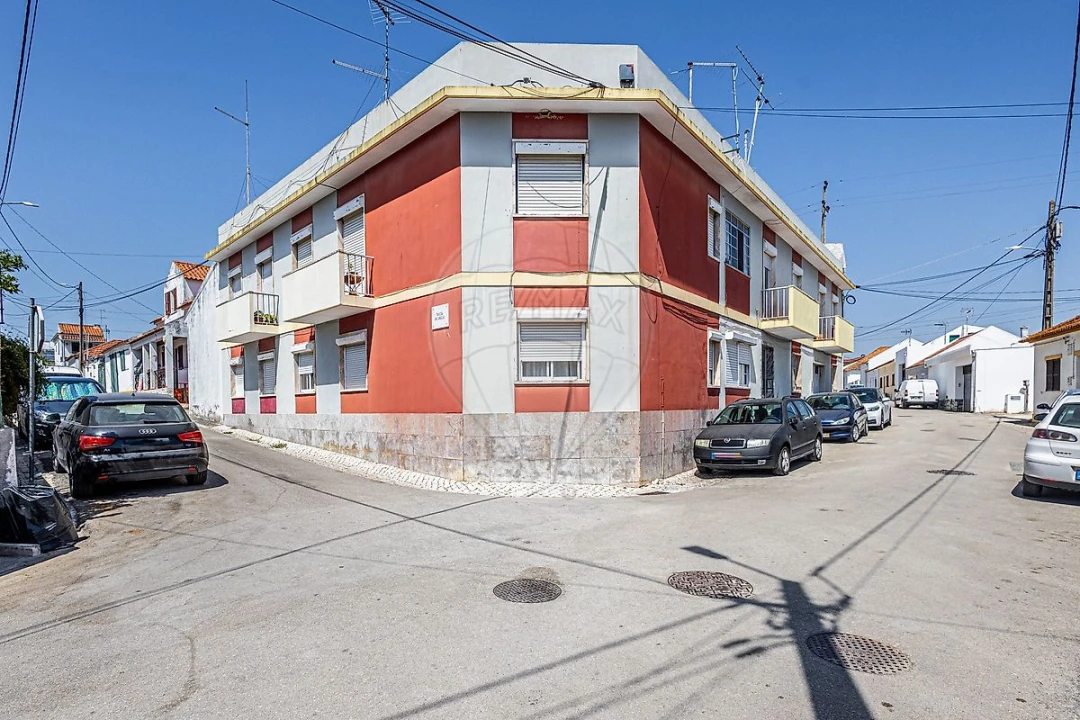 Apartamento T2 para Venda em Aveiras de Cima Foto 35