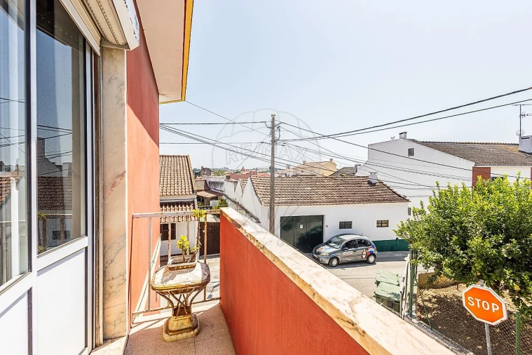 Apartamento T2 para Venda em Aveiras de Cima Foto 19