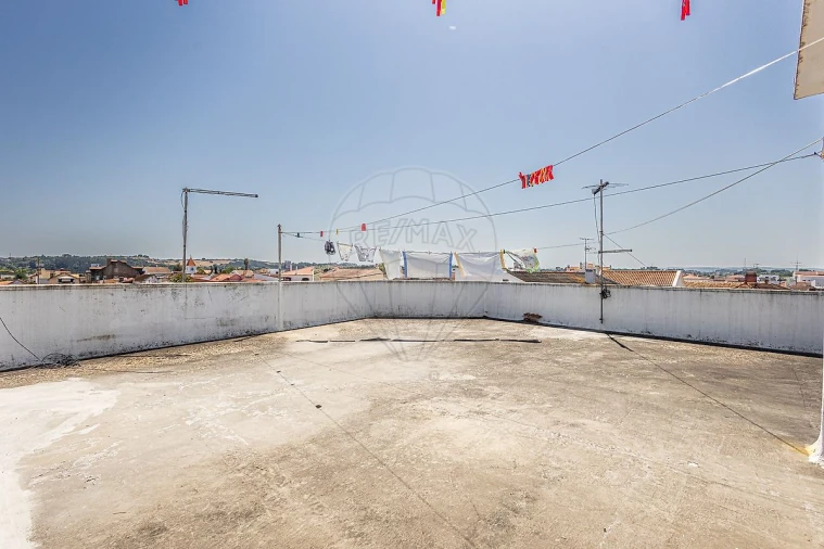 Apartamento T2 para Venda em Aveiras de Cima Foto 27