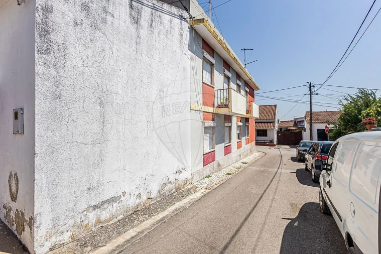 Apartamento T2 para Venda em Aveiras de Cima Foto 36