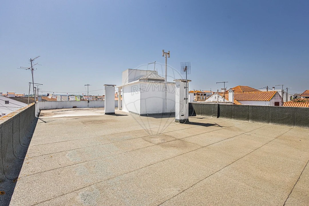 Apartamento T2 para Venda em Aveiras de Cima Foto 29