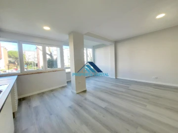 Apartamento T2 para Venda em Oeiras e São Julião da Barra, Paço de Arcos e Caxias