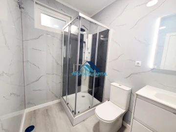 Apartamento T2 para Venda em Oeiras e São Julião da Barra, Paço de Arcos e Caxias