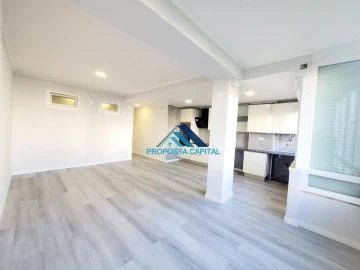 Apartamento T2 para Venda em Oeiras e São Julião da Barra, Paço de Arcos e Caxias