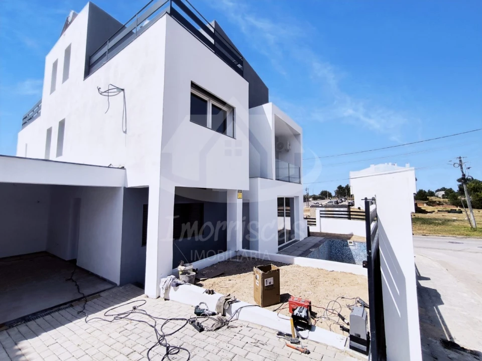 Moradia T3 para Venda em Fernao Ferro Foto 26