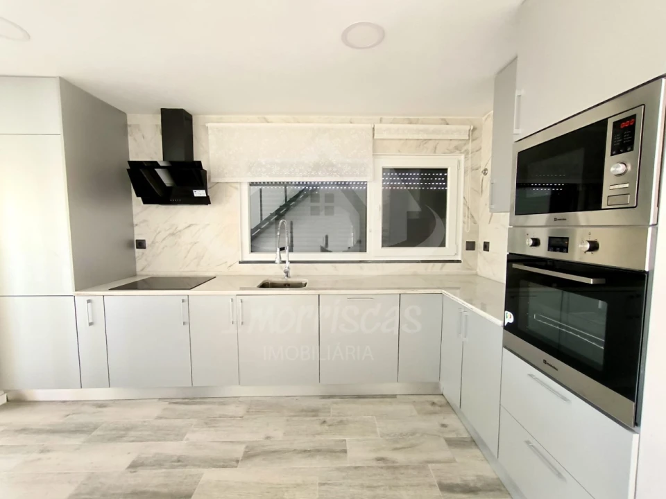 Moradia T3 para Venda em Fernao Ferro Foto 4