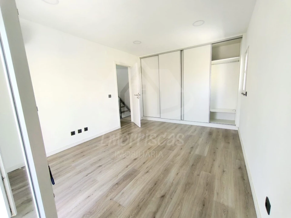 Moradia T3 para Venda em Fernao Ferro Foto 12